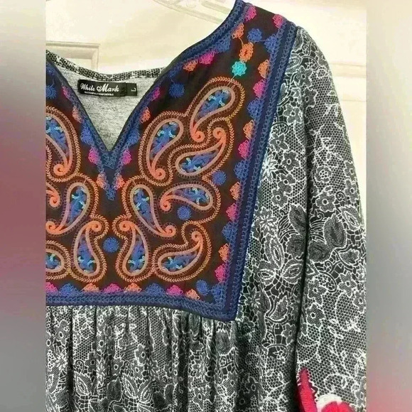 White Mark Tunic shift dress Size L.
Embroidered Soft Fabric Multi
Colored Boho - Picture 2 of 10